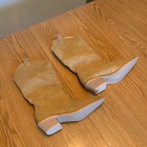SHEIN boots.   TAN.  Size 41.  All man made materials.  NEW!
